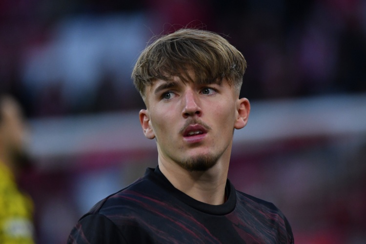 开云电竞登录-公开儿皇梦！法尔克：卡尔依然热爱拜仁，已认识到发言并不明智